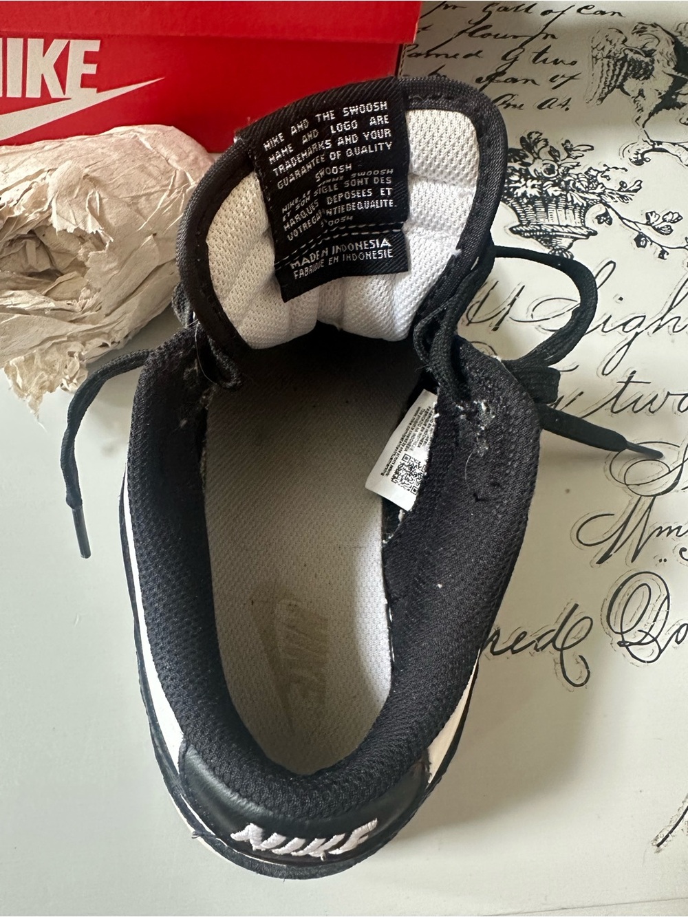 Nike Dunk Pandas Black and White Low-Top Sneakers - Picture 5 of 7